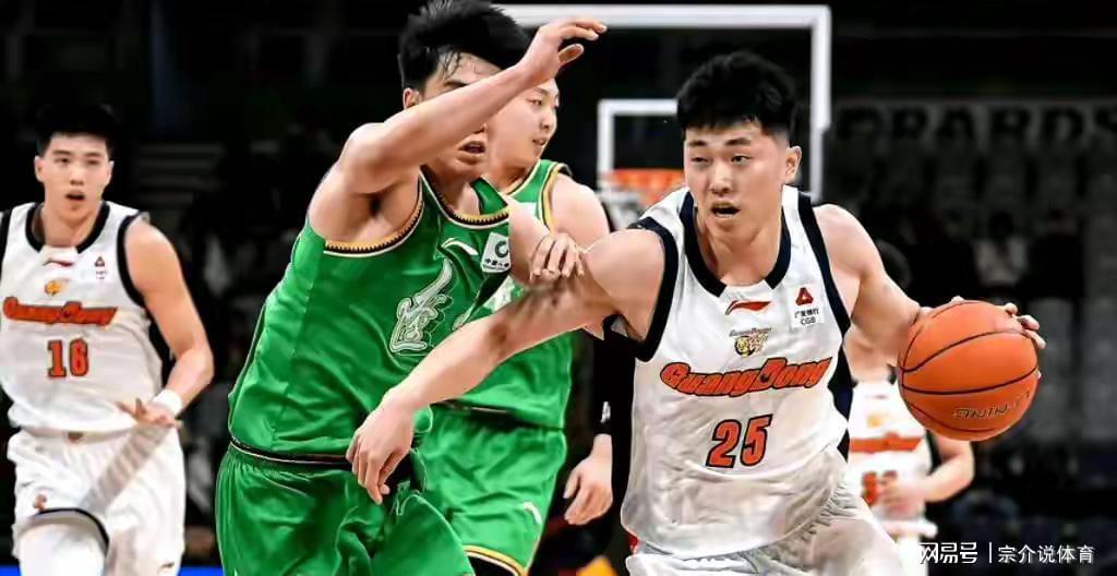 CBA排名变天，张镇麟带队第一，辽篮惨败没戏，混子球队13败