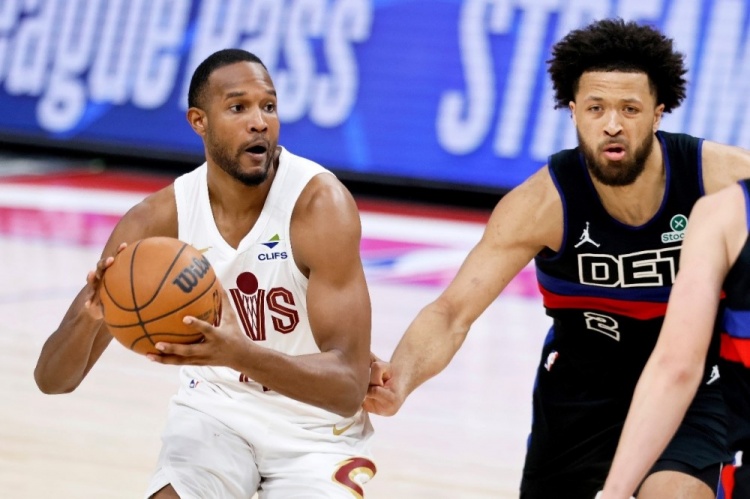 B体育平台-周二竞彩篮球强档：活塞悍将解禁复出 骑士米切尔继续缺席