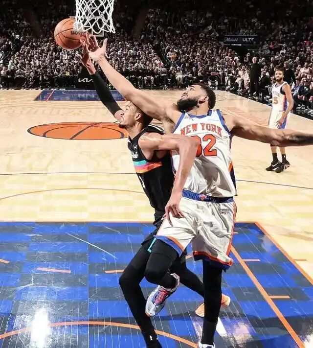 B体育app-克马刺者纽约，掘金再遭败绩|约基奇|卡尔-安东尼-唐斯|圣安东尼奥马刺队|迈尔斯·布里奇斯|尼古拉-约基奇_新浪体育_新浪新闻